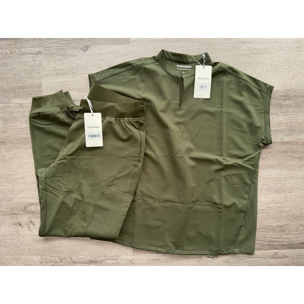 NWT Mandala Olive Green Doctor Nurse Scrub Set, XS/M